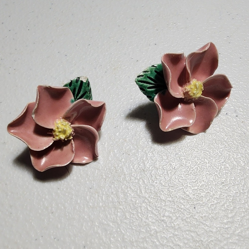 Vintage Ceramic Pink Flower Screw Back Earrings Hand Painted Mid Century Floral
